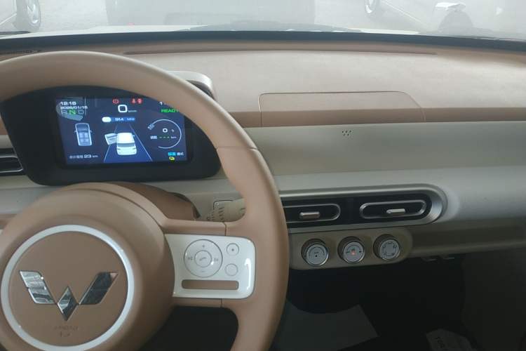 Used Wuling Hongguang MINIEV 2024 3rd Generation 215km Youth Edition
