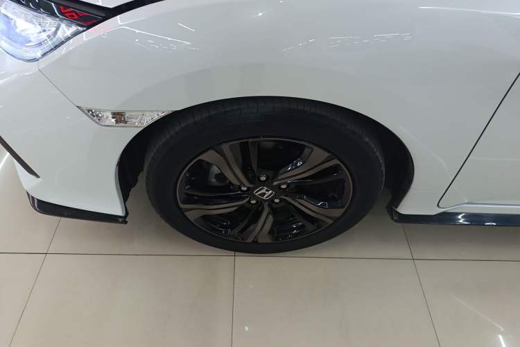 Used Honda Civic 2021 HATCHBACK 220TURBO CVT Trendy Cool Edition
