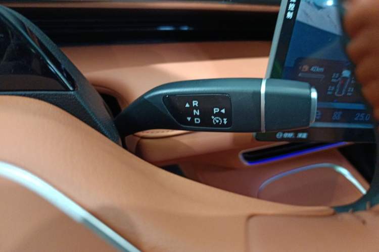 Used  S07 2023 200Max Range-Extended Version
