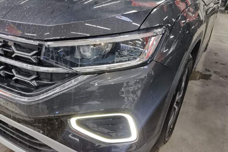 Used Volkswagen Tayron 2023 330TSI Two-Wheel-Drive Luxury Plus Advanced Version
