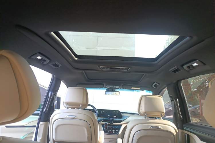 Used Buick GL8 2022 ES Land Cruiser 653T Luxury Model
