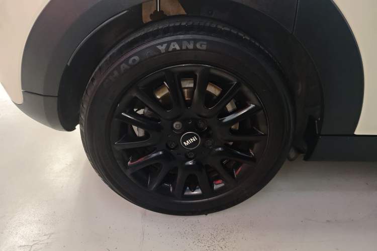 Used  MINI 2018 1.5T COOPER Classic Edition Five-Door Version
