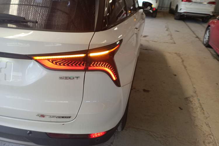 Used Changan CS75 PLUS 2022 Classic Edition 1.5T Automatic Pioneer Model
