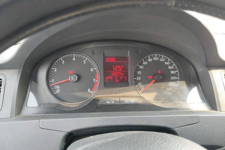 Used Volkswagen Santana 2015 1.4L Manual Fashion Edition
