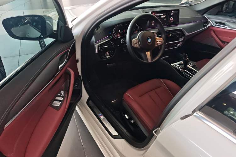 Used BMW 5 Series 2022 Second Facelift 530Li Leading Edition M Sport Package
