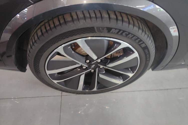 Used Li Auto L8 2024 Ultra Model
