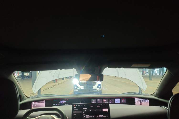 Used  07 2024 Max Extended-Range Four-Wheel Drive
