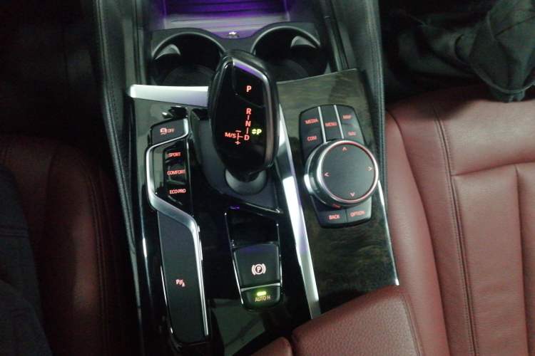 Used BMW 5 Series 2018 Restyled 530Li Leading Edition M Sport Package