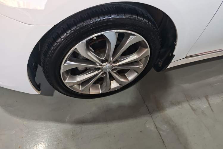 Used Hyundai Sonata 2014 2.4L Automatic Luxury Version China IV Standard
