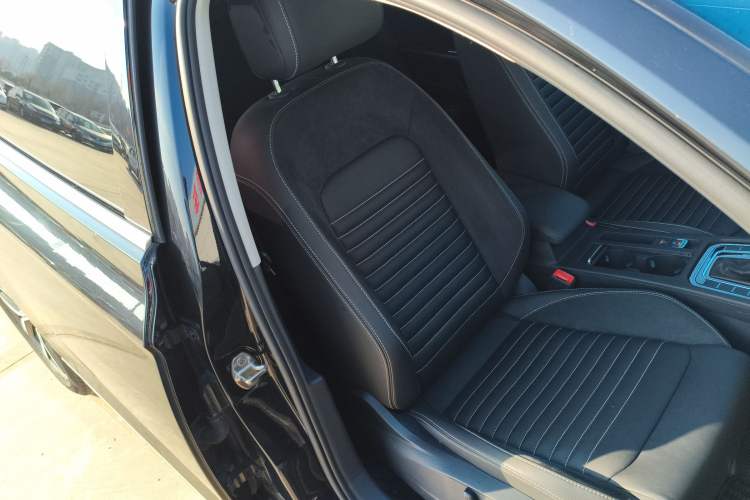 Used Volkswagen Magotan 2020 330TSI DSG Leading Model
