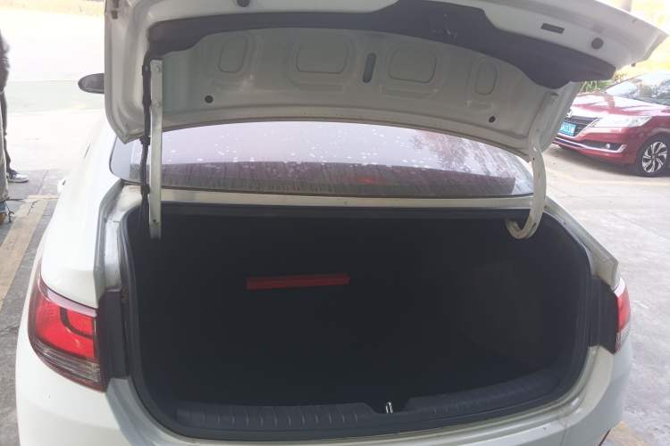 Used Hyundai Celesta 2018 1.6L Automatic GL Enjoyment Version China V Standard