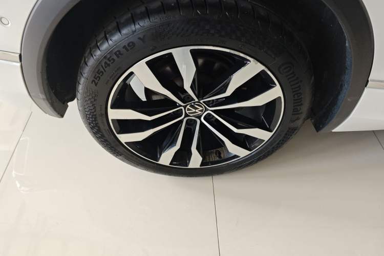 Used Volkswagen Tiguan L 2021 330TSI Automatic Two-Wheel Drive R-Line Enhanced Edition