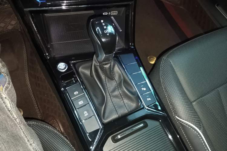 Used Volkswagen Passat 2022 330TSI Luxury Edition
