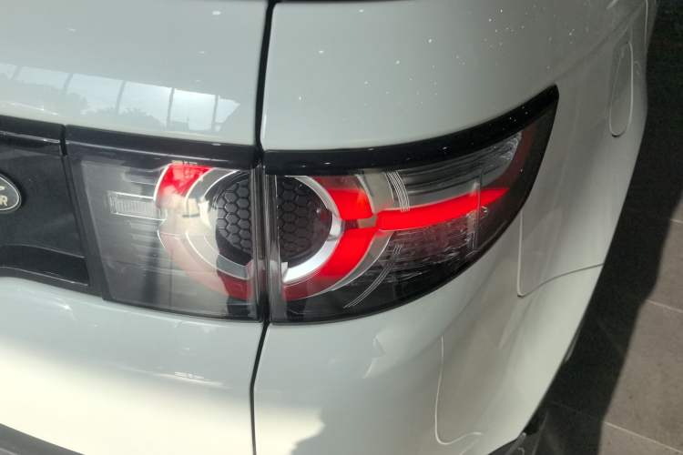 Used Land Rover Discovery Sport 2019 240 PS SE Version China VI Standard