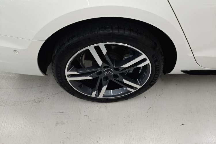 Used Audi A4L 2022 40 TFSI Luxury Dynamic Model
