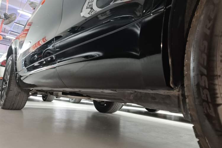 Used Land Rover Discovery 2023 Revised Version 360 PS R-Dynamic S
