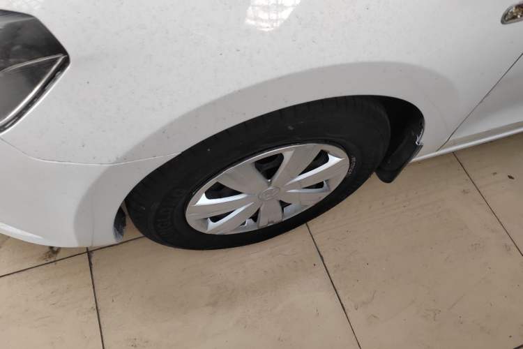 Used Volkswagen Jetta 2015 1.6L Automatic Fashion Model
