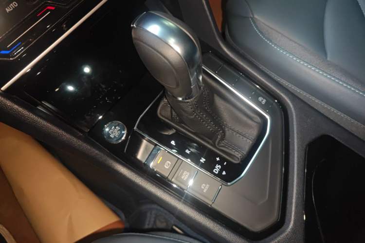 Used Volkswagen Tharu 2023 300TSI Two-Wheel-Drive Full Moon Edition
