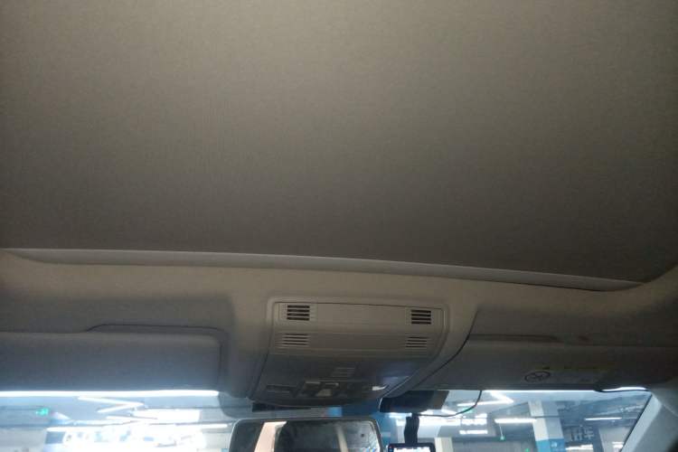 Used Volkswagen T-ROC 2018 280TSI DSG Two-Wheel-Drive Comfort Version China V Standard
