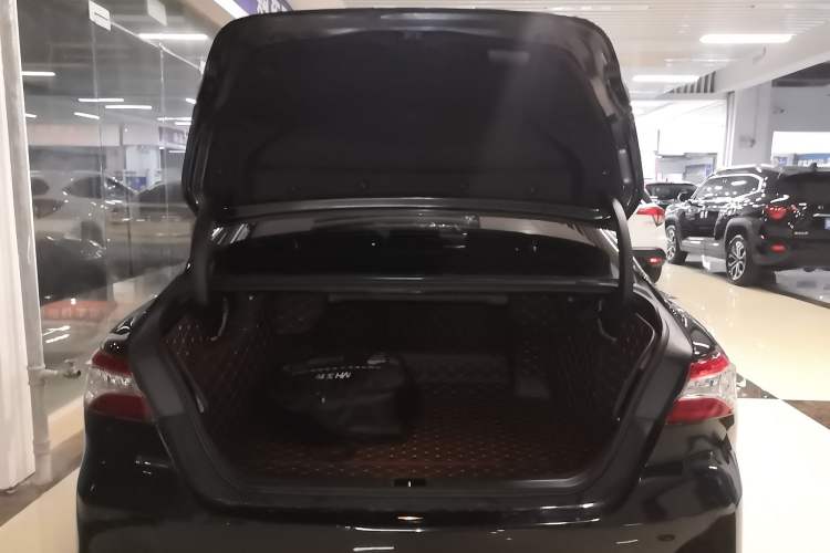 Used Toyota Camry 2021 2.0G Luxury Edition
