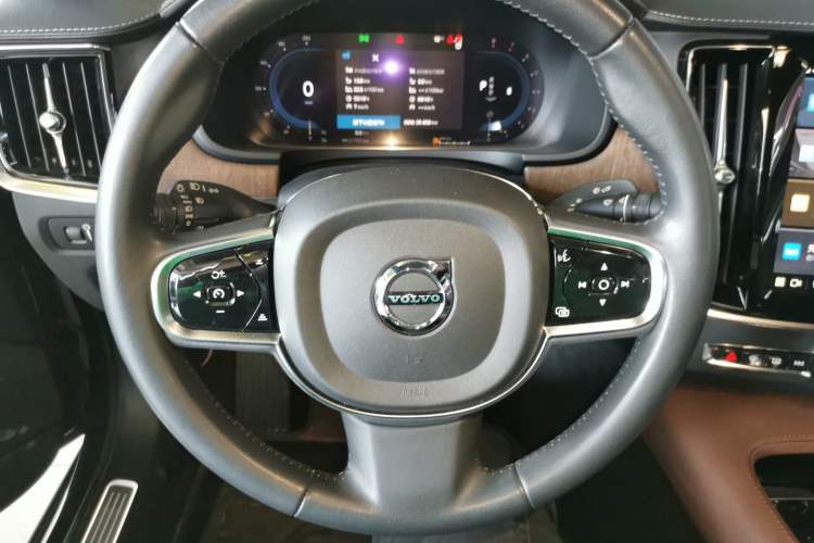Used Volvo S90 2022 B5 Zhiyuan Luxury Edition
