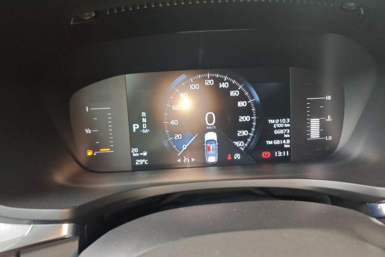 Used Volvo V60 2021 B4 Zhiyi Luxury Edition
