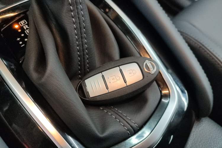 Used Nissan Qashqai 2025 Facelifted Honor 2.0L CVT XV Genuine Edition
