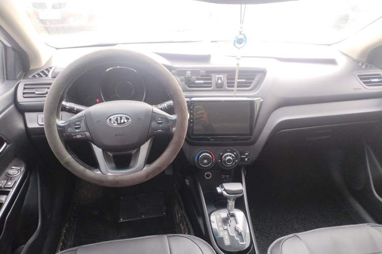 Used Kia K2 2012 Hatchback 1.6L AT Premium Commemorative Edition
