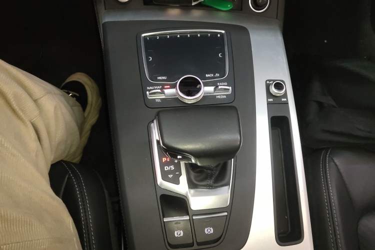 Used Audi Q5L 2020 Updated 40 TFSI Prestige Fashion Edition
