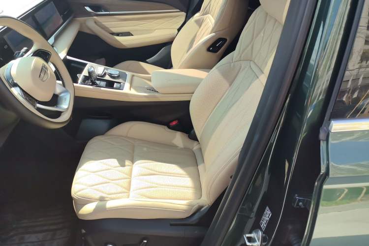 Used Geely Auto Monjaro L 2025 Dongfang Yao 2.0TD Automatic All-Wheel-Drive Wangyue Edition
