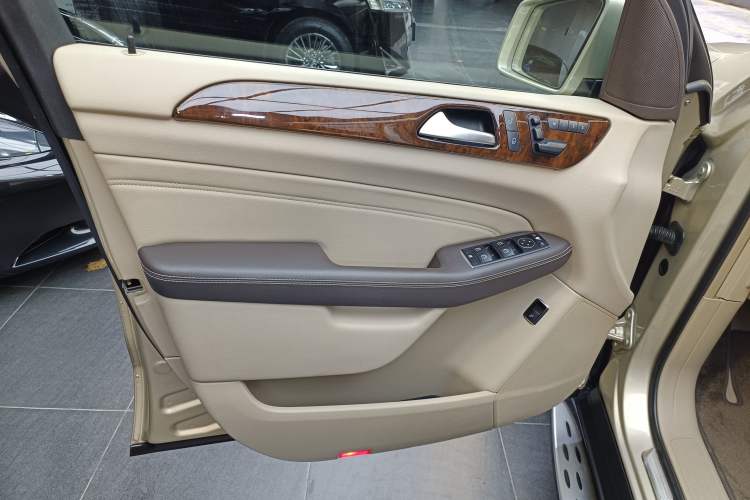 Used Mercedes-Benz M-Class 2012 ML 350 Luxury Edition