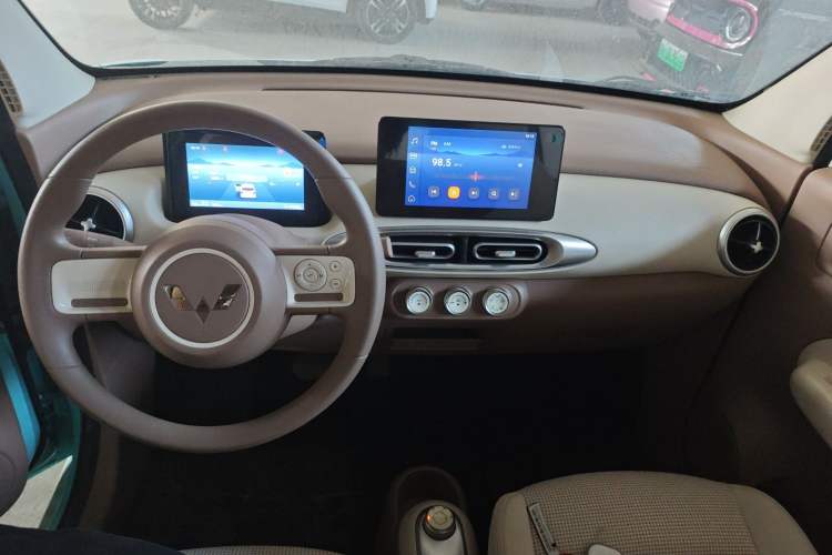 Used Wuling Hongguang MINIEV 2025 Four-Door Version Premium Edition
