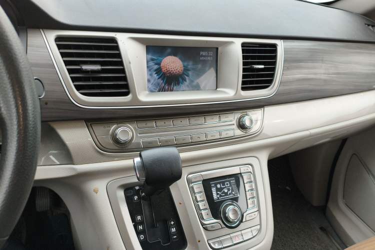 Used SAIC MAXUS G10 2018 PLUS 2.0T Automatic Smart Edition
