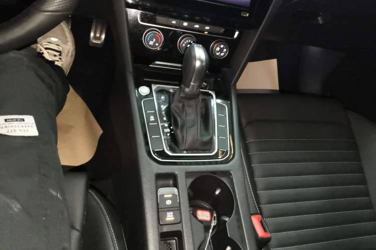 Used Volkswagen Magotan 2025 Zhongxiang Version 280TSI DSG Comfort Edition
