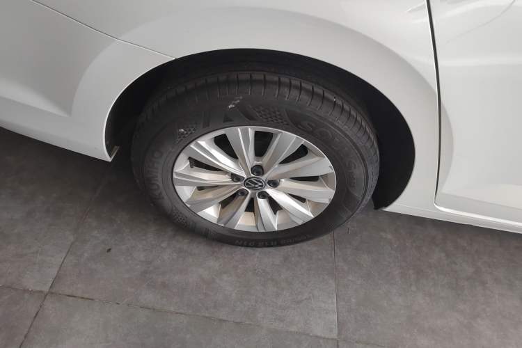 Used Volkswagen Lavida 2023 New Sharp 1.5L Automatic Excellent New Edition
