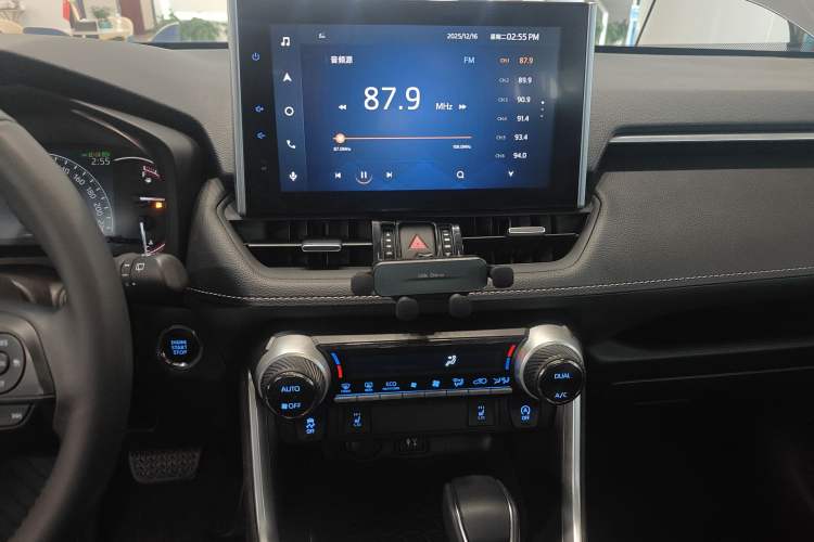 Used Toyota RAV4 2022 2.0L CVT Two-Wheel Drive Fashion Plus Edition
