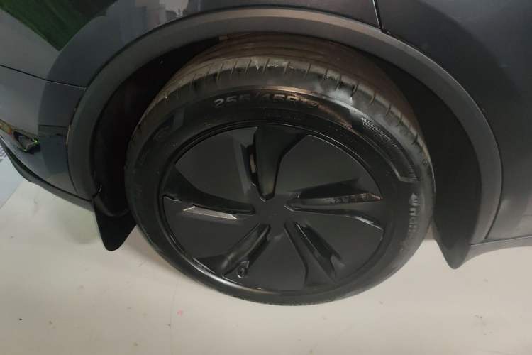 Used Tesla Model Y 2025 Long-Range All-Wheel Drive First Edition
