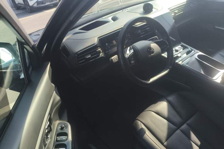 Used Nio ES8 2020 415 km Signature Edition 6-Seater Version
