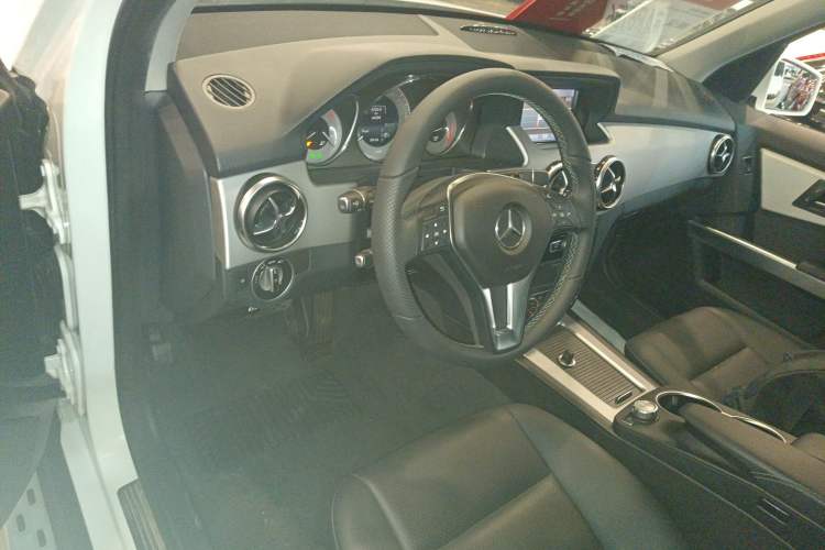 Used Mercedes-Benz GLK-Class 2013 GLK 300 4MATIC Fashion Model