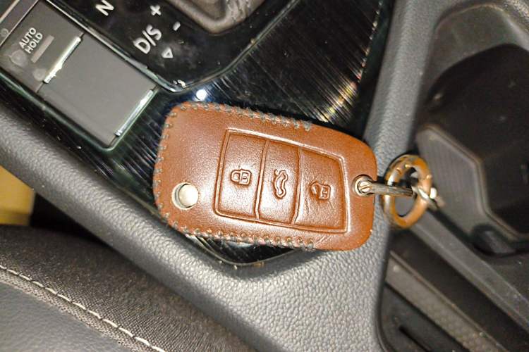 Used Volkswagen Tiguan L 2020 330TSI Automatic Two-Wheel Drive Smart Luxury Edition China VI Standard
