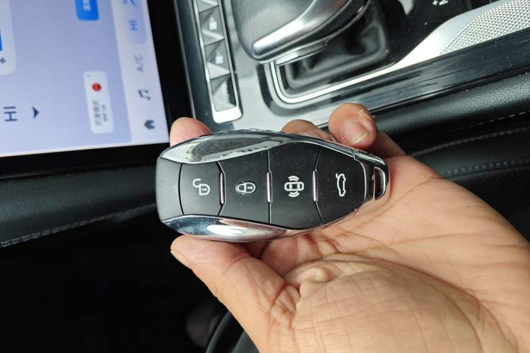 Used Hongqi H5 2023 1.5T DCT Smart Connect Flagship Edition
