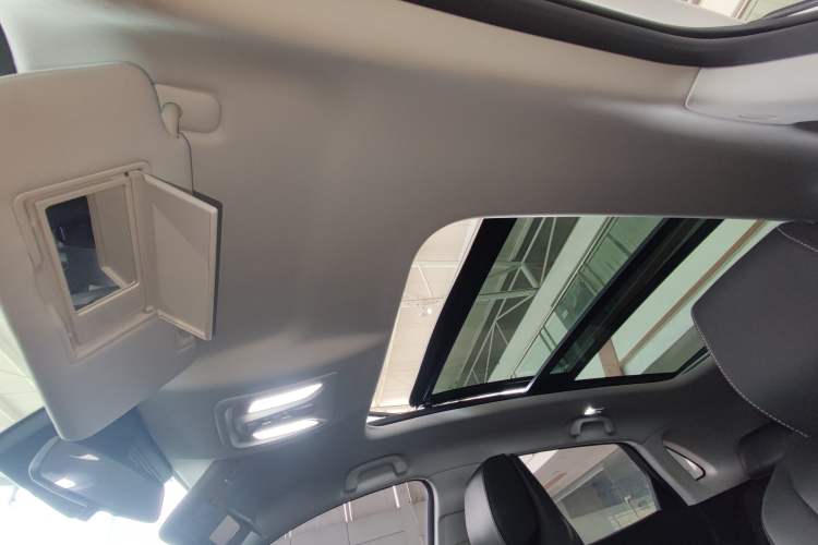 Used Changan UNI-K 2024 2.0T Two-Wheel Drive Global Edition
