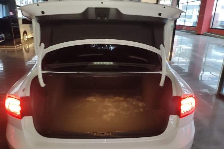 Used Volkswagen Lamando 2015 280TSI DSG Comfort Edition
