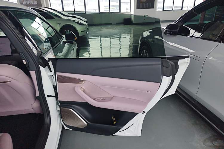 Used ONVO L60 2024 60 kWh Rear-Drive Version
