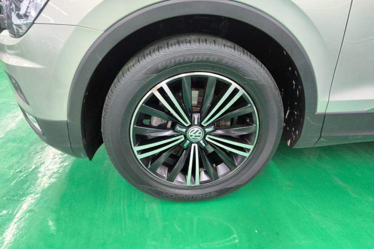 Used Volkswagen Tiguan L 2019 Updated Version 330TSI Automatic Two-Wheel Drive Panoramic Comfort Edition China VI Standard