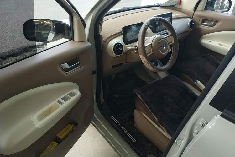 Used Wuling Hongguang MINIEV 2025 Four-Door Version Advanced Edition
