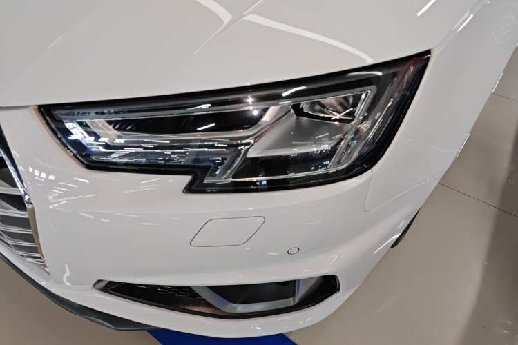 Used Audi A4L 2019 40 TFSI Fashion Edition China VI Emission Standard
