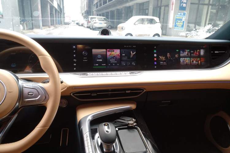 Used VOYAH FREE 2021 Four-Wheel Drive Standard Range-Extended Exclusive Luxury Package
