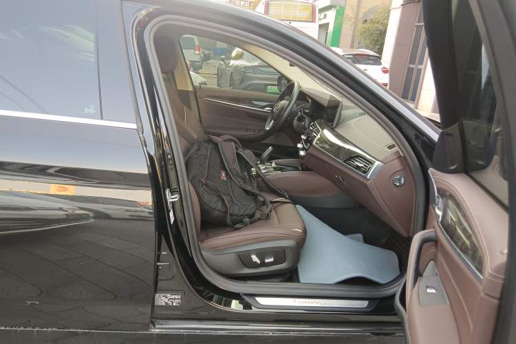 Used BMW 5 Series 2021 525Li Luxury Package
