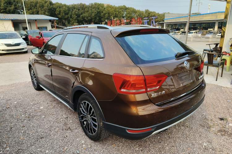 Used Volkswagen Cross Lavida 2014 1.4TSI DSG
